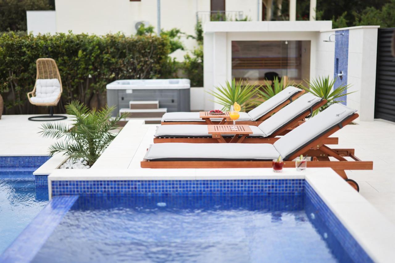 Villa Pino With Pool, Sauna & Jacuzzi Petrčane Dış mekan fotoğraf