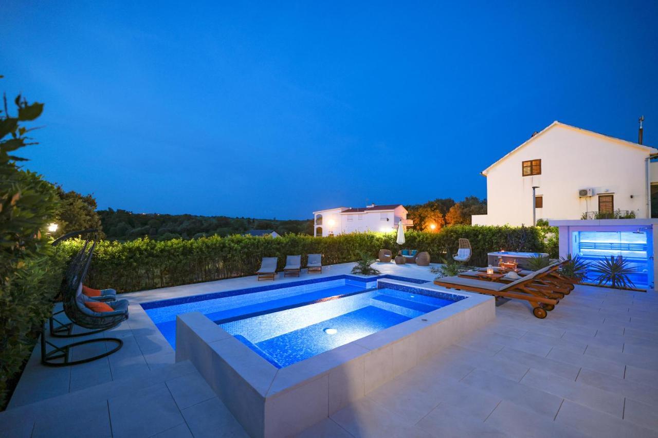 Villa Pino With Pool, Sauna & Jacuzzi Petrčane Dış mekan fotoğraf