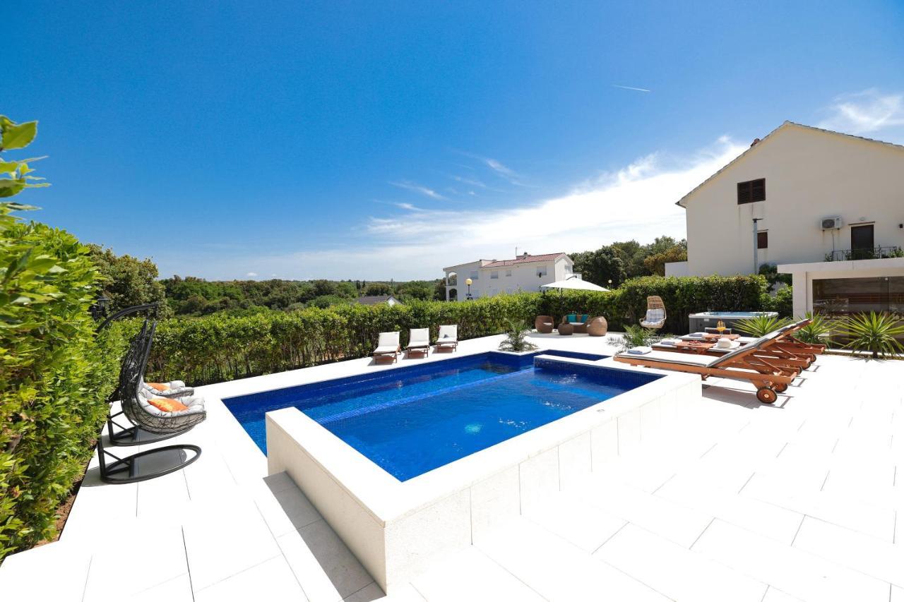 Villa Pino With Pool, Sauna & Jacuzzi Petrčane Dış mekan fotoğraf